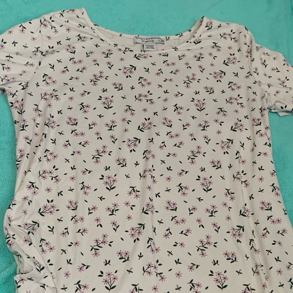 Cream Short sleeve with purple flowers Size L